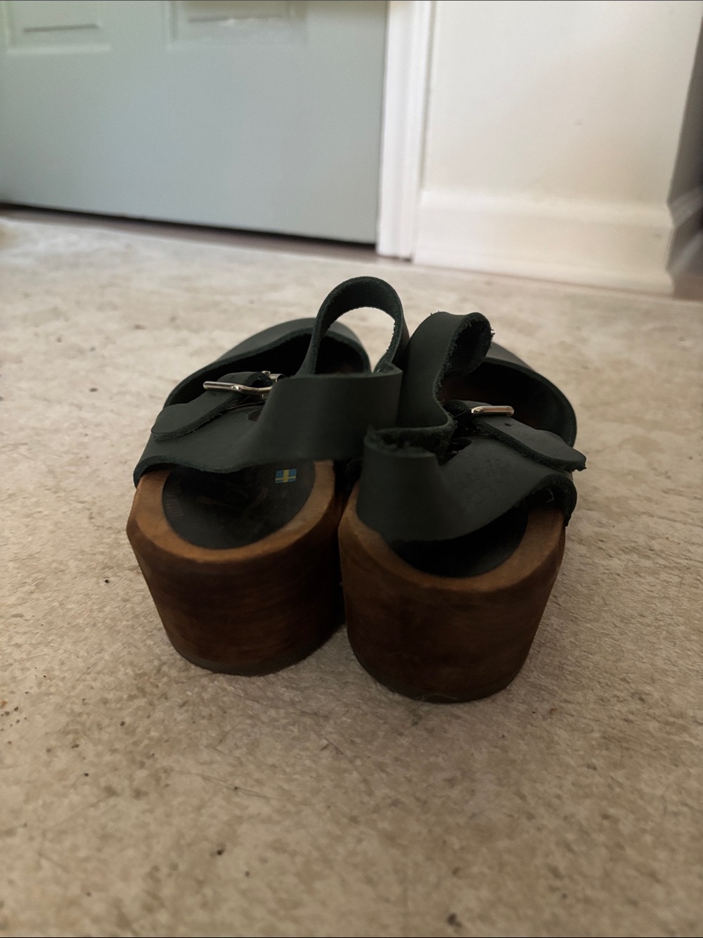 Lotta Highwood Dark Green Clogs on Brown Base - Picture 3 of 7